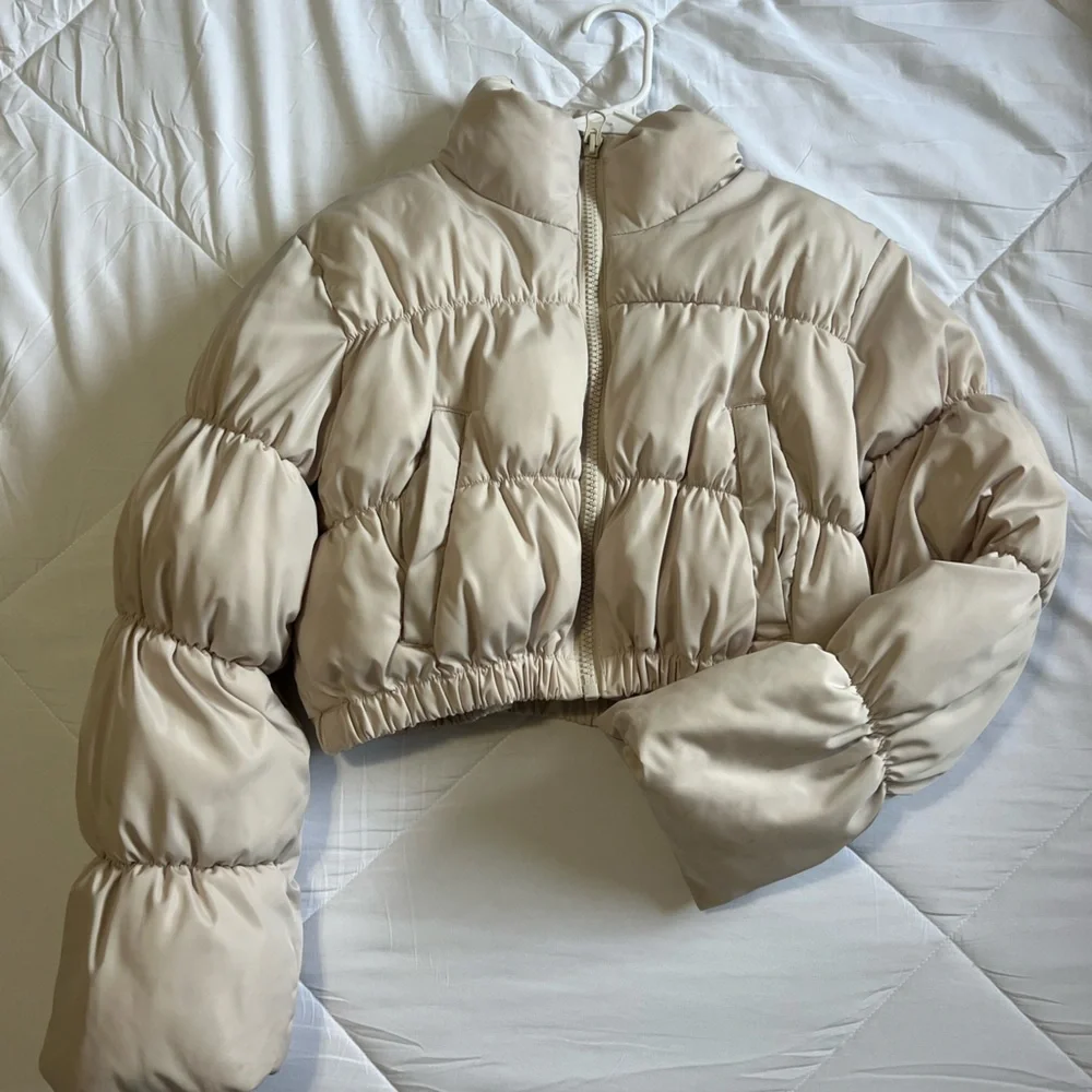 Cream cropped puffer coat - Picture 4 of 7